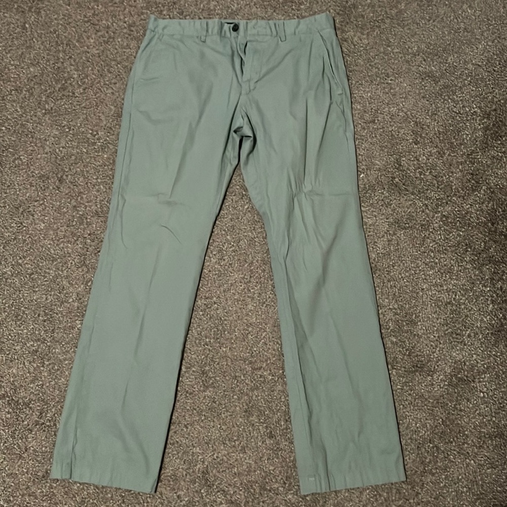 Marc Anthony chinos